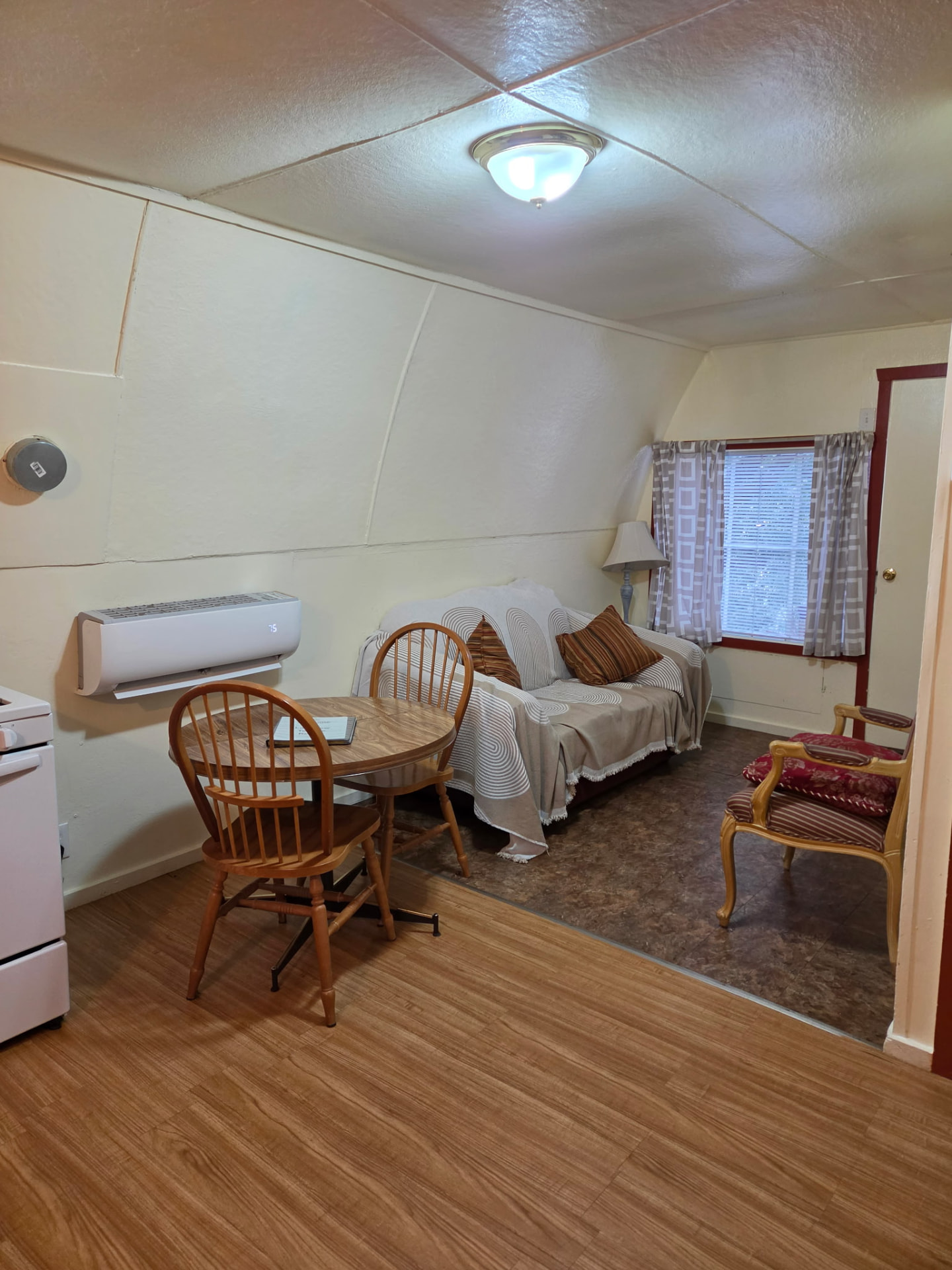 Cabin 10 — 1 Bedroom, 1 Bath · Sleeps 2